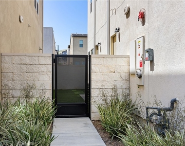 27448 Pioneer Court - Photo Thumbnail 7