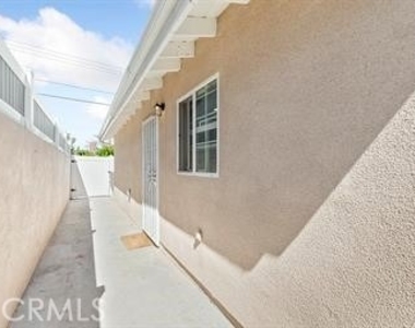 23021 Saticoy - Photo Thumbnail 2
