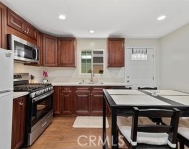 23021 Saticoy - Photo Thumbnail 4