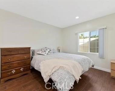 23021 Saticoy - Photo Thumbnail 6