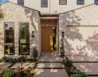 4940 Hesperia Ave - Photo Thumbnail 1