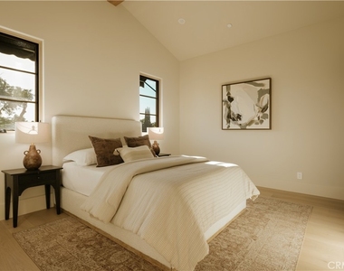 4940 Hesperia Ave - Photo Thumbnail 21
