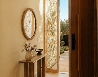 4940 Hesperia Ave - Photo Thumbnail 2
