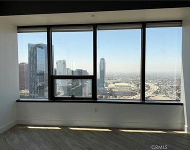 1100 Wilshire - Photo Thumbnail 8