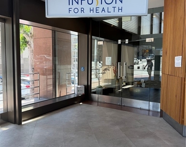 1100 Wilshire - Photo Thumbnail 5