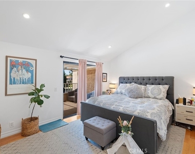 23034 Park Sorrento - Photo Thumbnail 16