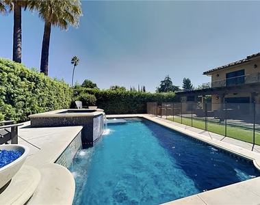 12403 Erwin Street - Photo Thumbnail 31