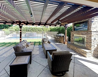 12403 Erwin Street - Photo Thumbnail 35