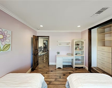 12403 Erwin Street - Photo Thumbnail 20