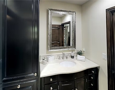 12403 Erwin Street - Photo Thumbnail 14