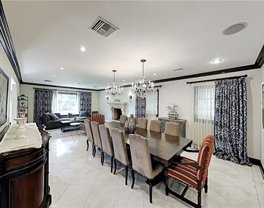12403 Erwin Street - Photo Thumbnail 7