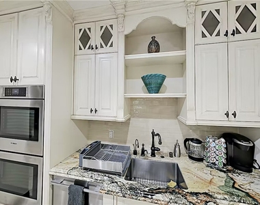 12403 Erwin Street - Photo Thumbnail 4