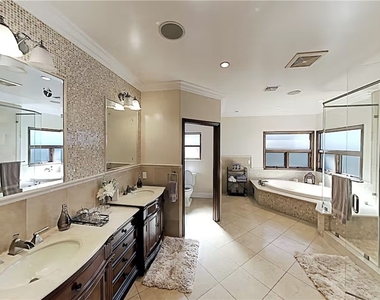 12403 Erwin Street - Photo Thumbnail 27
