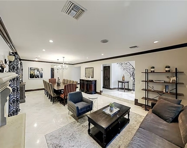 12403 Erwin Street - Photo Thumbnail 10