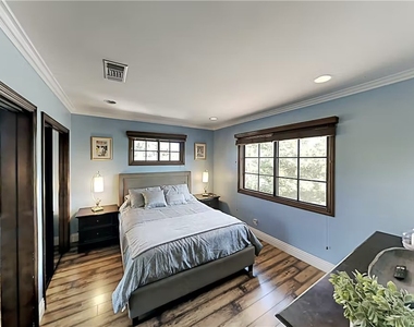 12403 Erwin Street - Photo Thumbnail 16