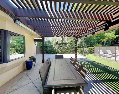 12403 Erwin Street - Photo Thumbnail 36