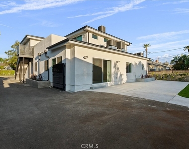 6051 Teesdale Avenue - Photo Thumbnail 25