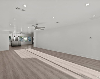 6051 Teesdale Avenue - Photo Thumbnail 14