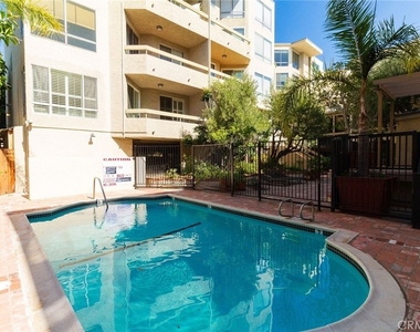 8960 Cynthia Street - Photo Thumbnail 10