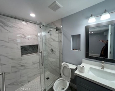 8611 Rio Dell Street - Photo Thumbnail 9