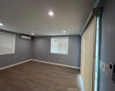 8611 Rio Dell Street - Photo Thumbnail 6
