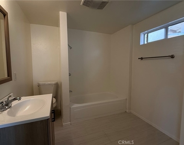 248 Redwood - Photo Thumbnail 5