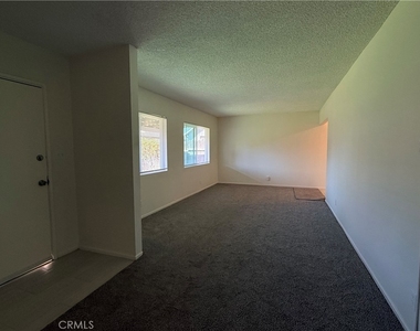 248 Redwood - Photo Thumbnail 7