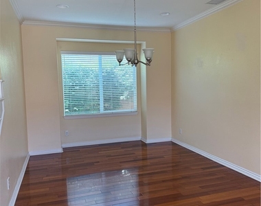 5 Stonegate - Photo Thumbnail 4