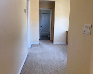 5 Stonegate - Photo Thumbnail 8