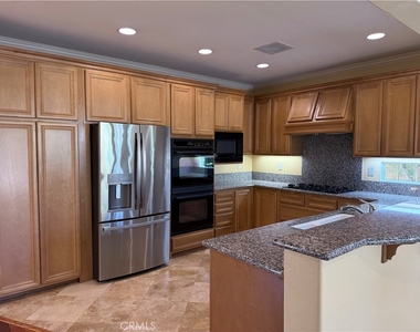 5 Stonegate - Photo Thumbnail 1