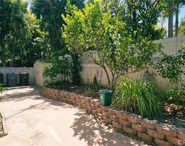2210 Village Way - Photo Thumbnail 10