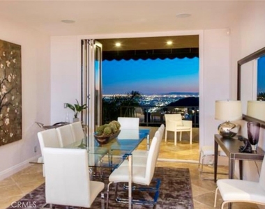 7218 Mulholland - Photo Thumbnail 11