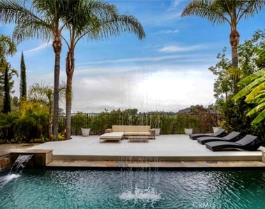 7218 Mulholland - Photo Thumbnail 6
