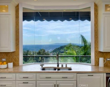 7218 Mulholland - Photo Thumbnail 14