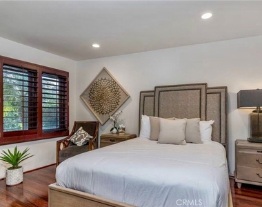 8827 Evanview - Photo Thumbnail 13