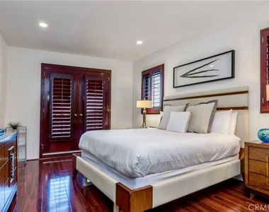 8827 Evanview - Photo Thumbnail 11
