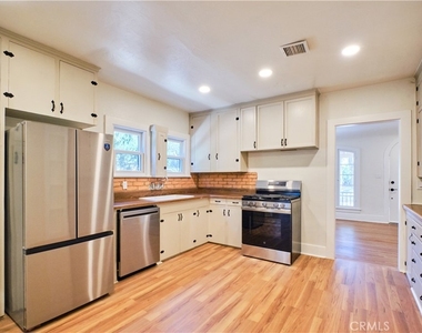 3045 Cedar - Photo Thumbnail 9