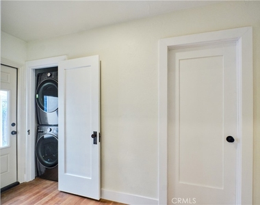 3045 Cedar - Photo Thumbnail 17
