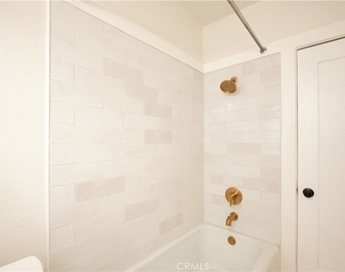 3045 Cedar - Photo Thumbnail 13