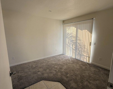 4120 Estrella Ave - Photo Thumbnail 4