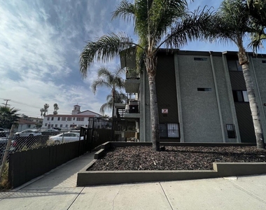 4120 Estrella Ave - Photo Thumbnail 11