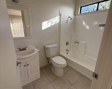 4120 Estrella Ave - Photo Thumbnail 6