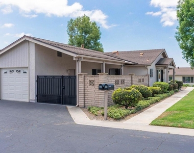 1025 Plover Way - Photo Thumbnail 13