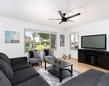 1025 Plover Way - Photo Thumbnail 2