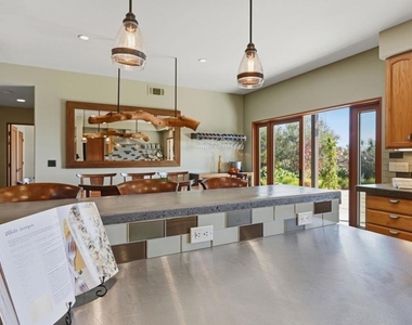 3811 Hiawatha Way - Photo Thumbnail 16