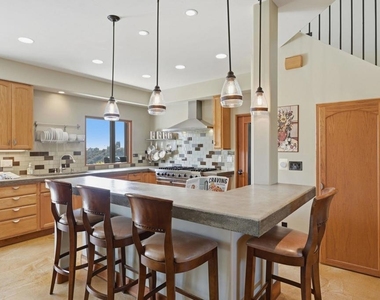 3811 Hiawatha Way - Photo Thumbnail 12