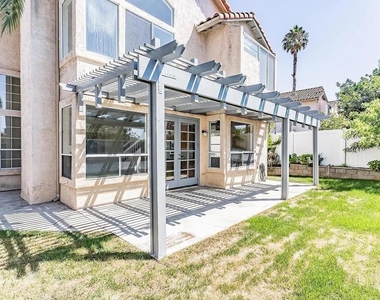 1633 Calle Las Casas - Photo Thumbnail 9