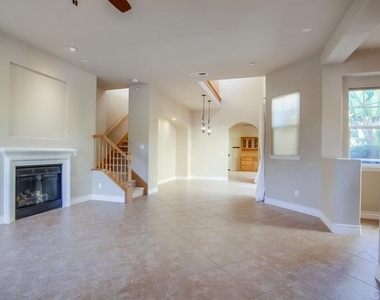 421 N Cedros Ave - Photo Thumbnail 6