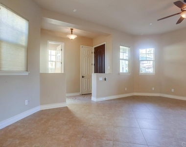 421 N Cedros Ave - Photo Thumbnail 9