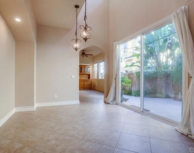 421 N Cedros Ave - Photo Thumbnail 12